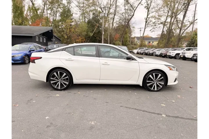 $11995 : 2019 Altima 2.5 SR image 8