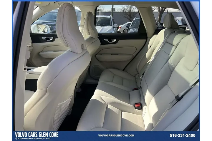 $24000 : Volvo XC60 2021 AWD T5 Momen image 9