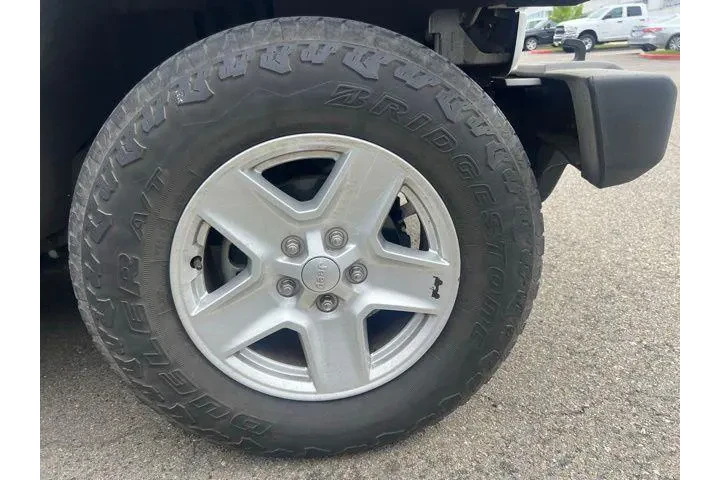 $20988 : Jeep Wrangler Unlimited 2015 image 5