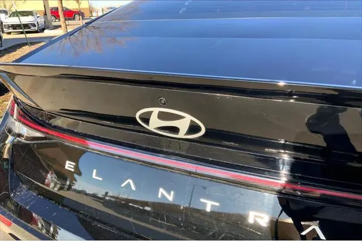$26377 : Hyundai ELANTRA 2025 N Line image 10