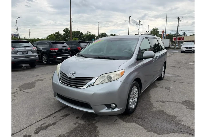 $5980 : 2011 Sienna XLE image 6
