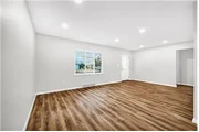 $900 : Rental property with 2 bedro thumbnail