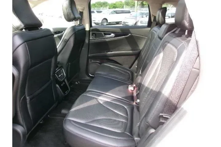 $32996 : Lincoln Nautilus 2021 AWD Re image 8