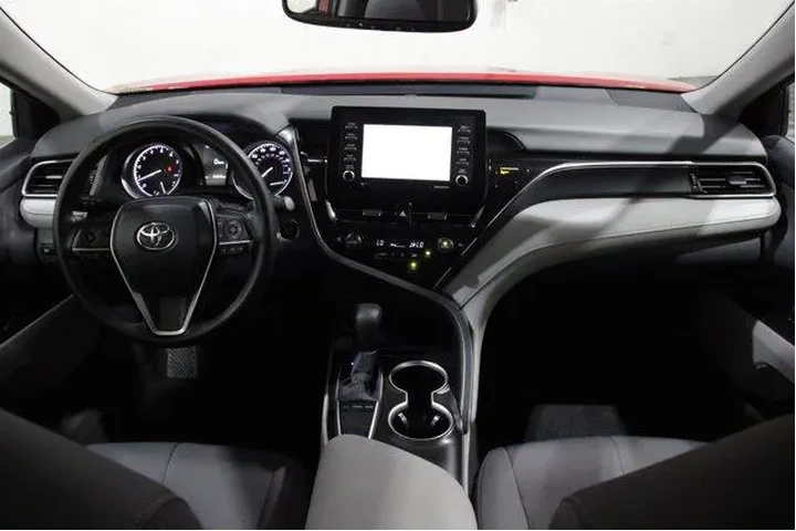 $28983 : Toyota Camry 2024 LE 4dr Sed image 2