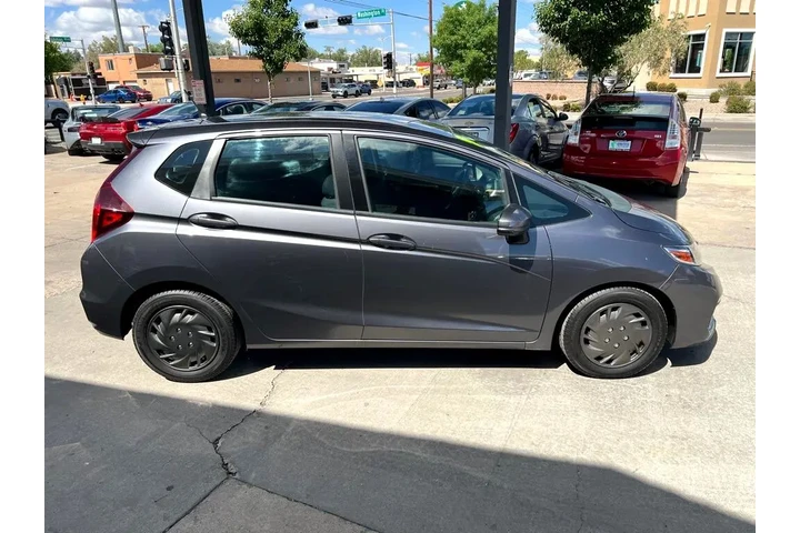 2019 Fit LX CVT image 4