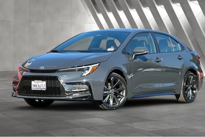 $24500 : Toyota Corolla 2024 XSE 4dr image 2