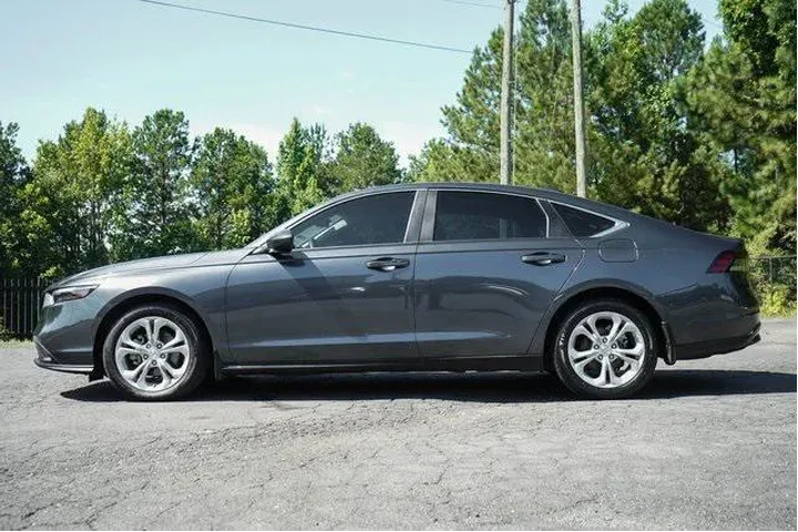 $23865 : Honda Accord 2023 LX 4dr Sed image 6