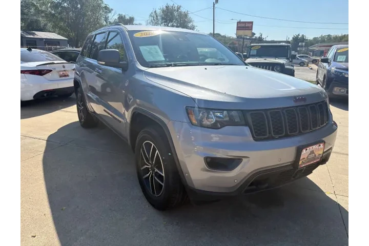 $18950 : 2019 Grand Cherokee Trailhawk image 4
