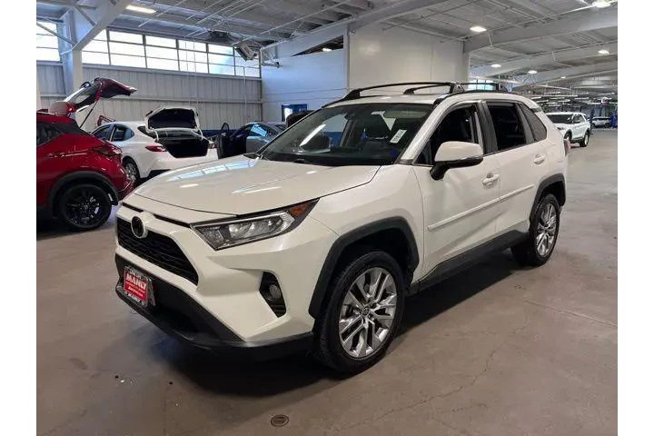 $28983 : Toyota RAV4 2021 XLE Premium image 7