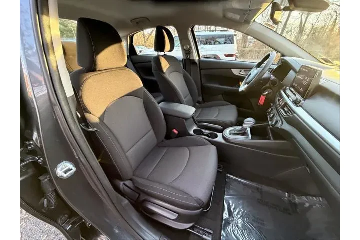 $16999 : Kia Forte 2023 LXS 4dr Sedan image 8