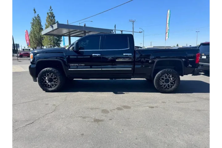 $27998 : 2015 GMC Sierra 2500HD Denali image 10