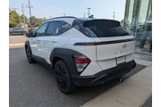 $27296 : Hyundai KONA 2026 SEL Sport thumbnail