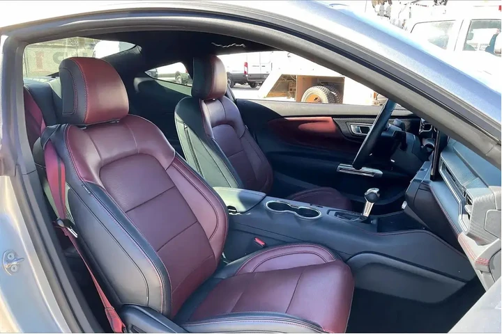 $37624 : Ford Mustang 2025 EcoBoost 2 image 7