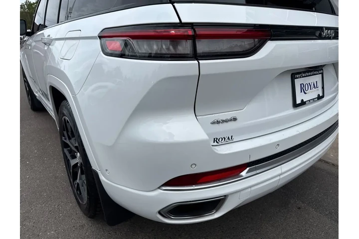 $24995 : 2022 Grand Cherokee Summit Re image 10