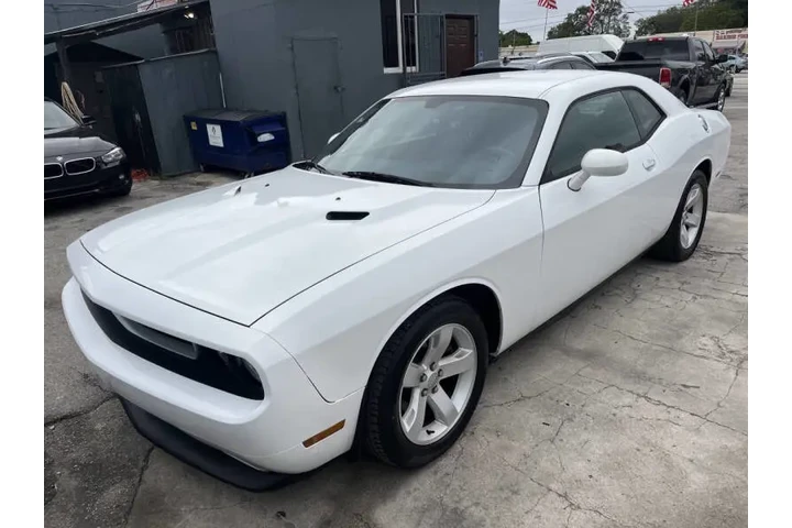 $9350 : 2014 Challenger SXT image 3