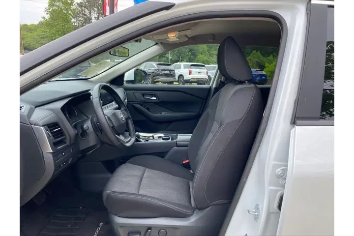 $20520 : Nissan Rogue 2025 AWD SV 4dr image 9