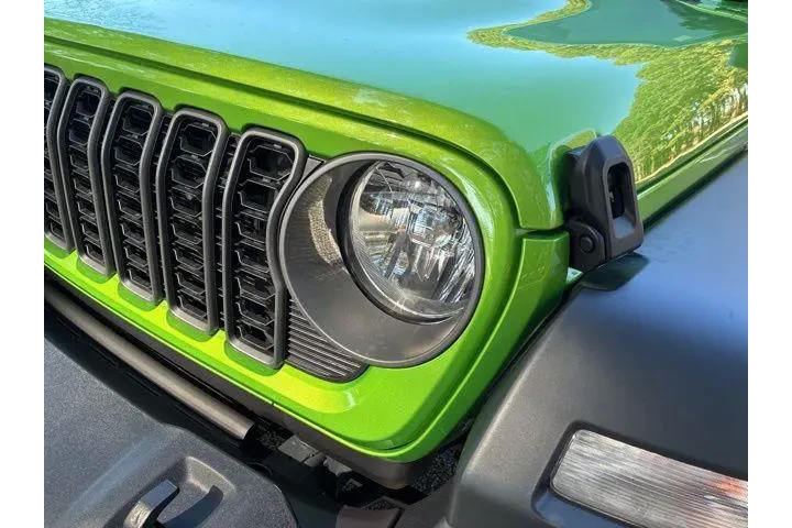 $35056 : Jeep Wrangler 2025 4x4 Sport image 10