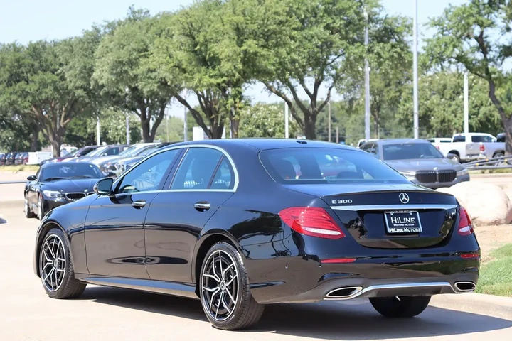$27929 : 2019 E 300 RWD Sedan image 10