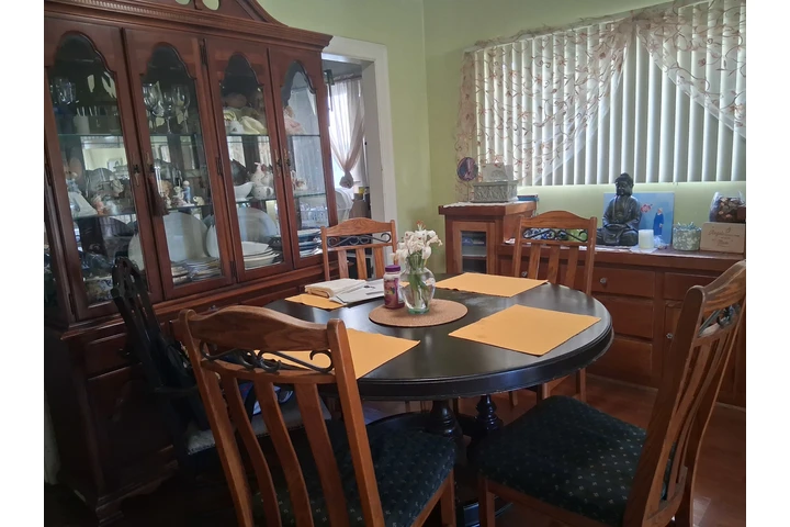 $1300 : Cuarto en glendale image 4