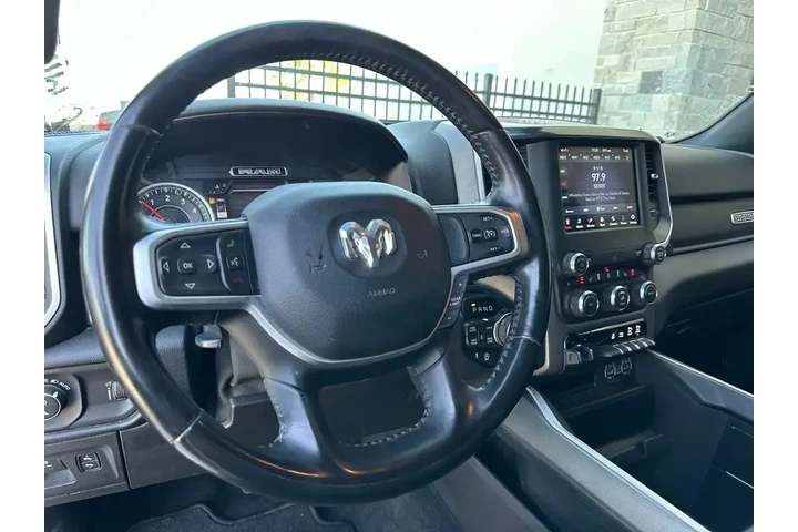 $27995 : Ram 1500 2021 4x4 Lone Star image 10