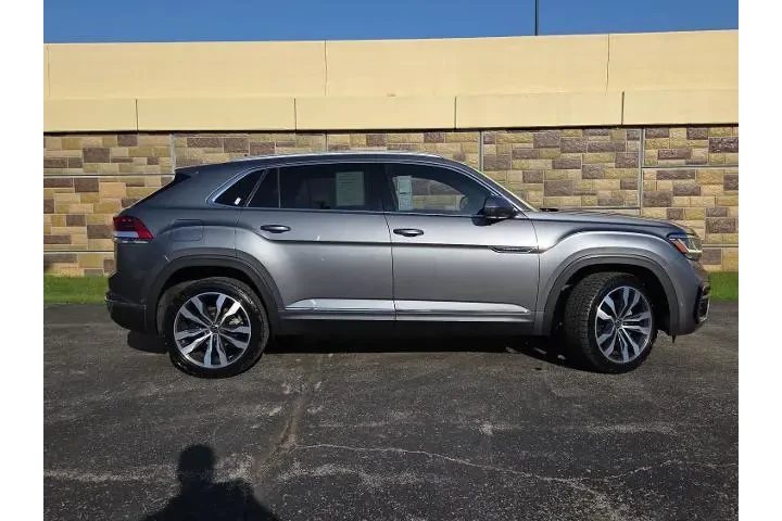$25801 : Volkswagen Atlas Cross Sport image 2