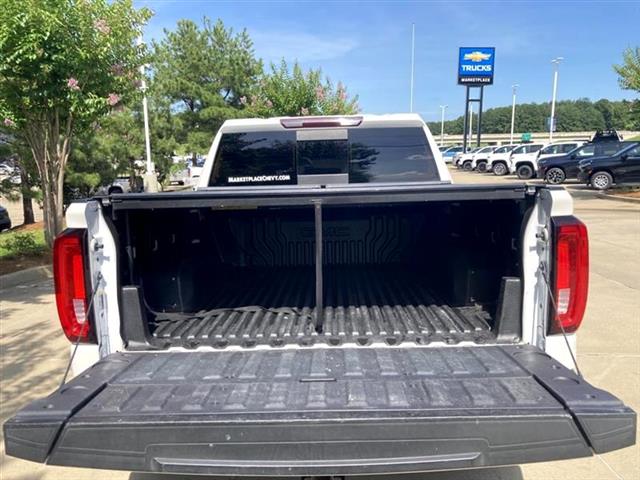 $32899 : 2019 GMC Sierra 1500 SLT Crew image 8