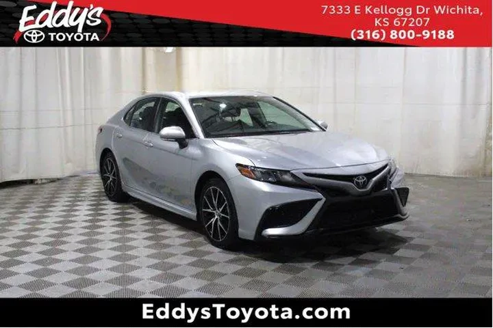 $29892 : Toyota Camry 2024 SE 4dr Sed image 1