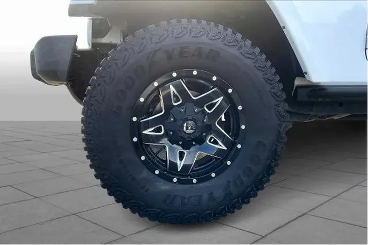 $16444 : Jeep Wrangler Unlimited 2015 image 10