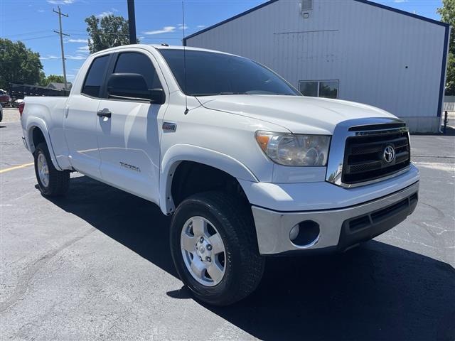 $21925 : 2013 Tundra 4x4 V8 Truck V-8 image 3