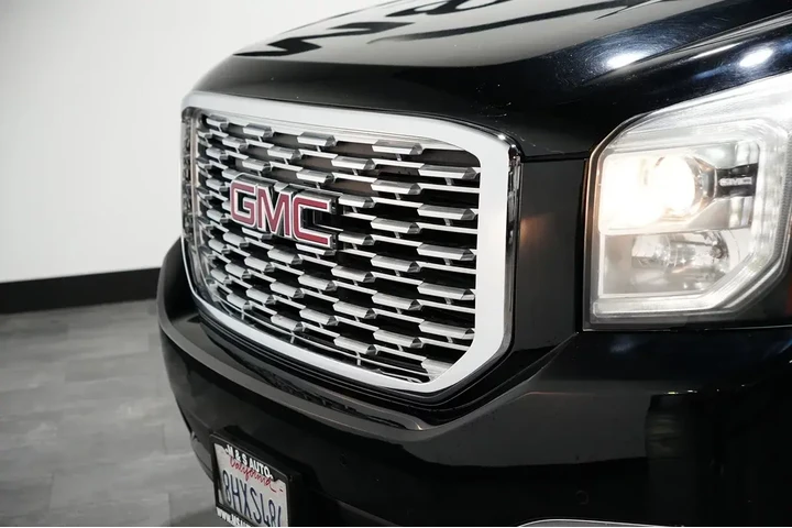 $24445 : 2019 Yukon SLT image 3