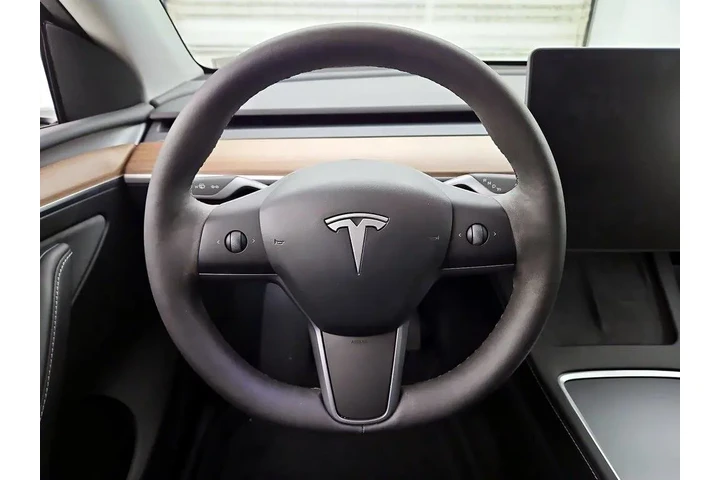 $37998 : Tesla Model Y 2024 Long Rang image 10