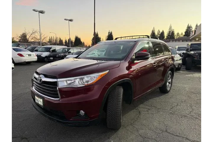 $19995 : Toyota Highlander 2015 XLE 4 image 3