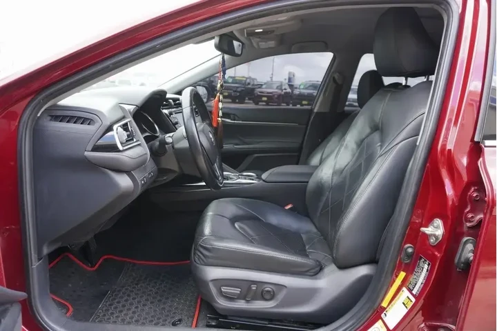 $14388 : Toyota Camry 2018 XLE 4dr Se image 7