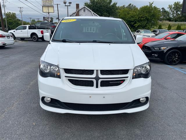 $9995 : 2017 Grand Caravan image 2