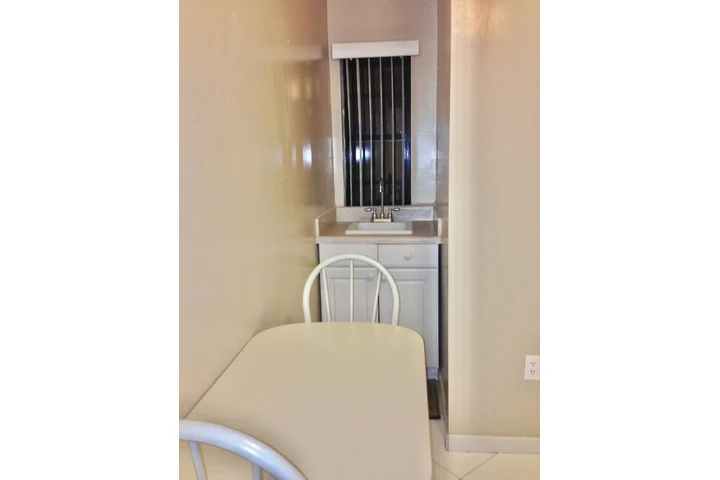 $1200 : Estudio image 9