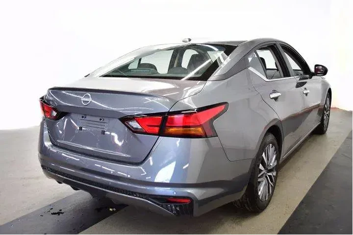 $21994 : Nissan Altima 2025 2.5 SV 4d image 7