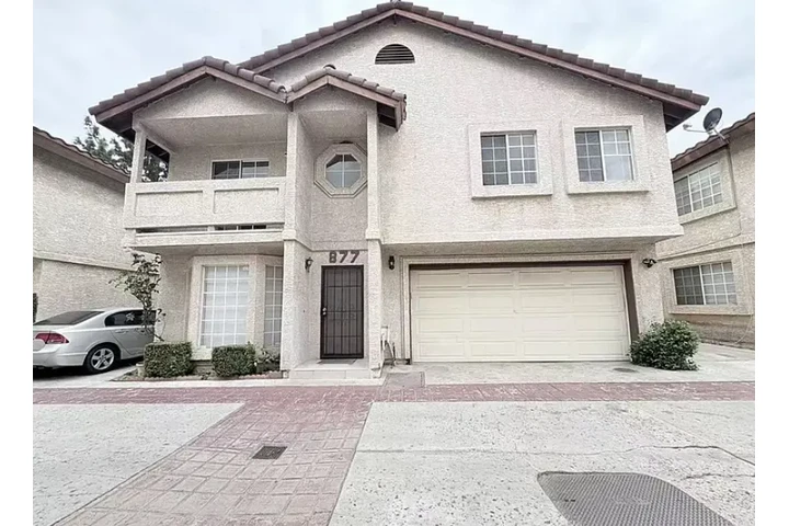 $2850 : Welcome to 877 S Greenwood Ave image 1