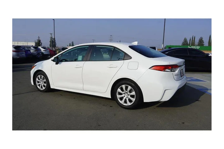 $22250 : 2025 Corolla LE image 8