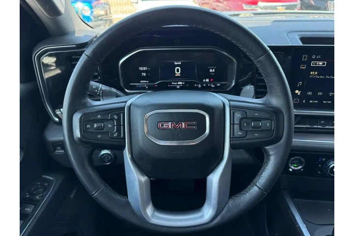 2023 GMC Sierra 1500 SLT Crew image 9