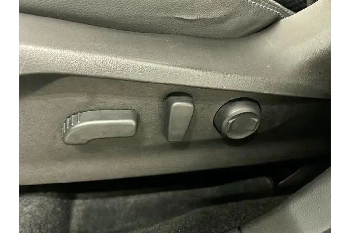 $21671 : Subaru Forester 2020 AWD Pre image 10