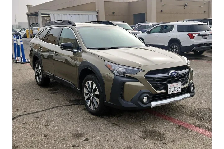 $29998 : Subaru Outback 2023 AWD Limi image 1