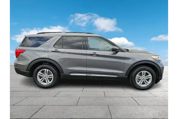 $29997 : Ford Explorer 2023 AWD XLT 4 image 7