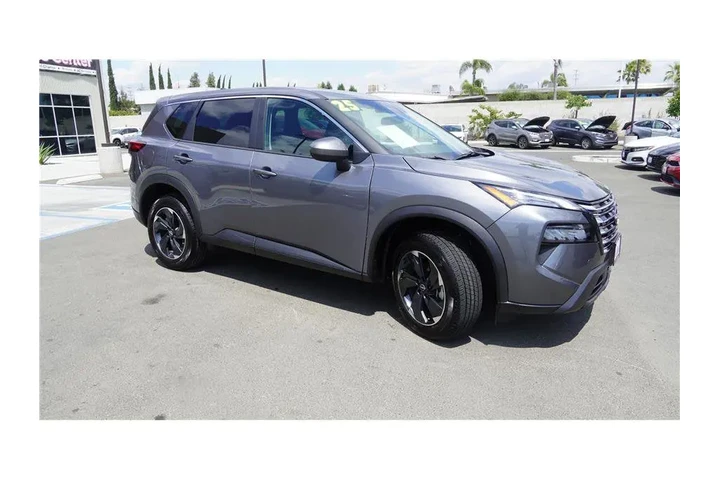 $22984 : 2025 Rogue SV image 3
