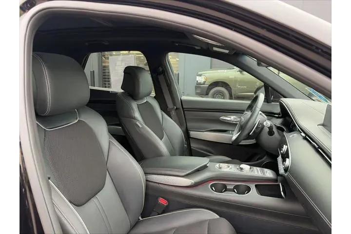 $60 : Genesis GV70 2024 AWD 2.5T S image 9