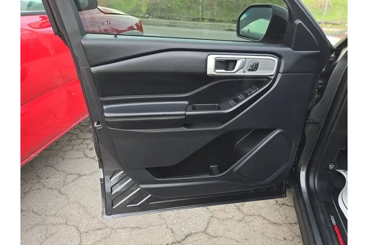 $26999 : Ford Explorer 2020 AWD ST 4d image 9