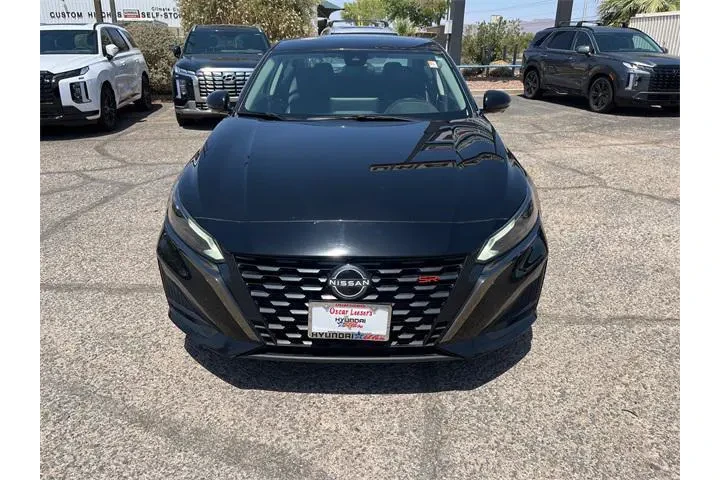 $26568 : Nissan Altima 2023 2.0 SR 4d image 2