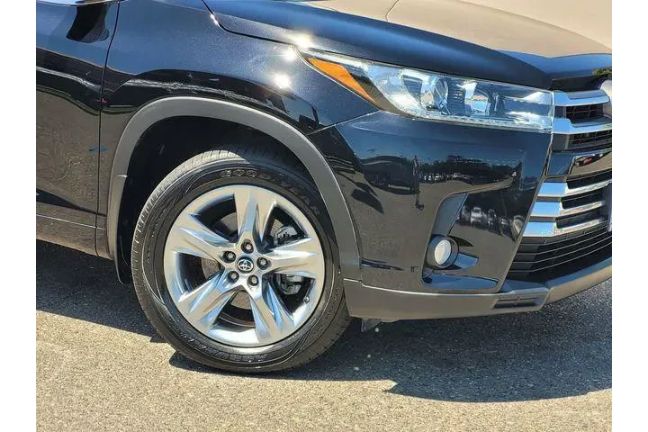 $29663 : Toyota Highlander 2018 AWD L image 6