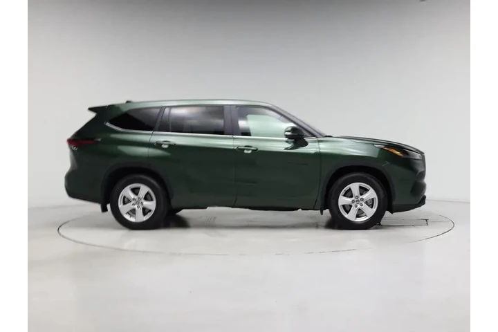 $39998 : Toyota Highlander 2025 LE 4d image 7