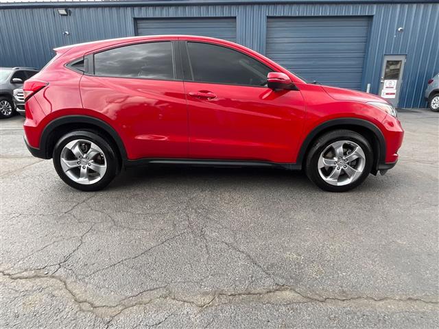 $17888 : 2017 HR-V EX, SUPER CLEAN, AL image 4