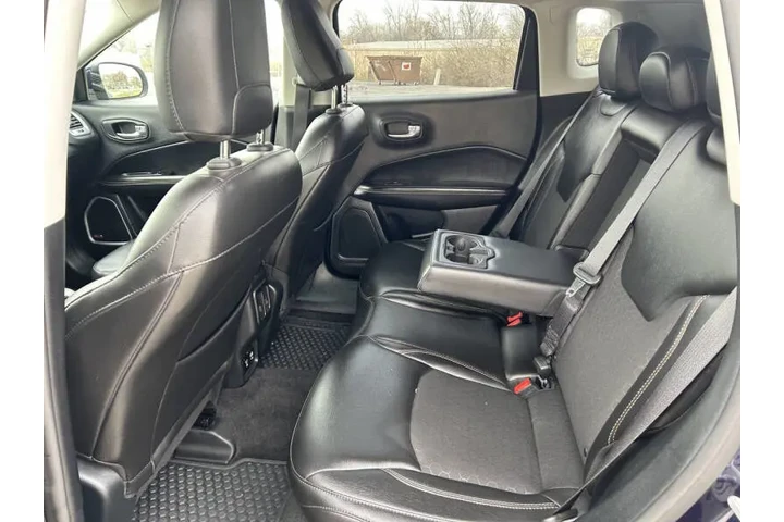 $5900 : 2018 Compass Latitude image 9